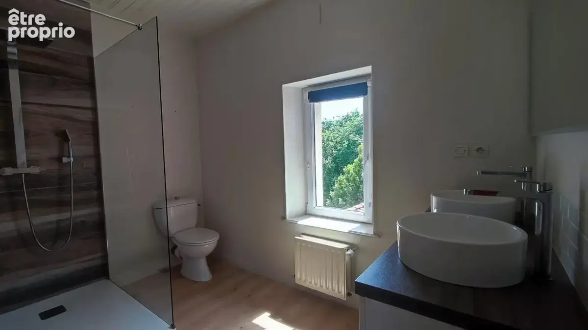 Maison rénovée alliant cachet et confort moderne - photo 17
