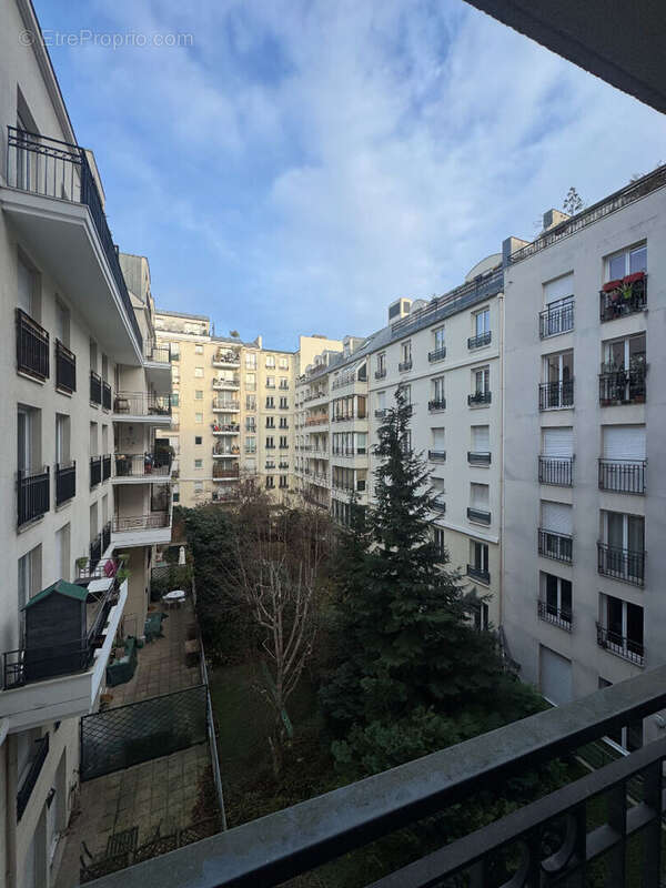 Appartement à PARIS-19E