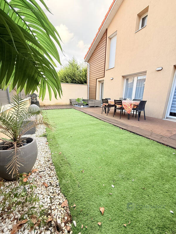 Maison à VAULX-EN-VELIN