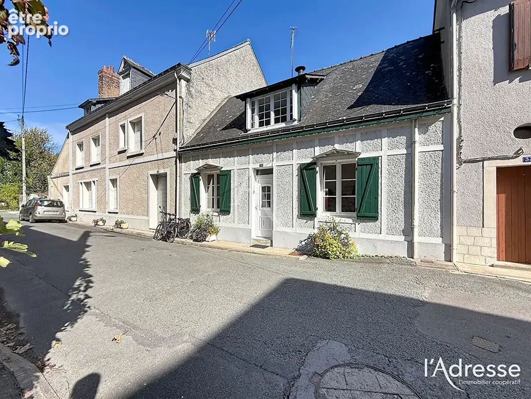 Maison de bourg à vendre à Truyes. - photo 2