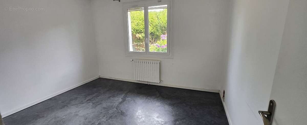 Maison 4 chambres+bureau, sous sol proche N4 terrain exceptionnel  90 km Paris! - photo 6