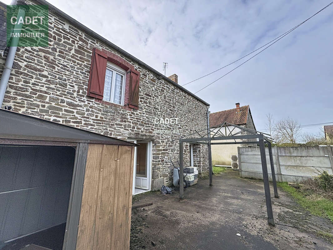 Maison à SAINT-SAUVEUR-LA-POMMERAYE