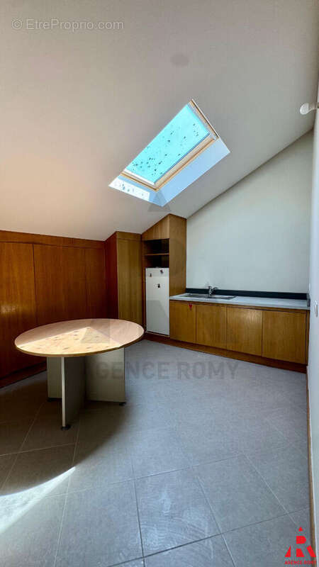 Maison de ville + local à usage de bureau - photo 11