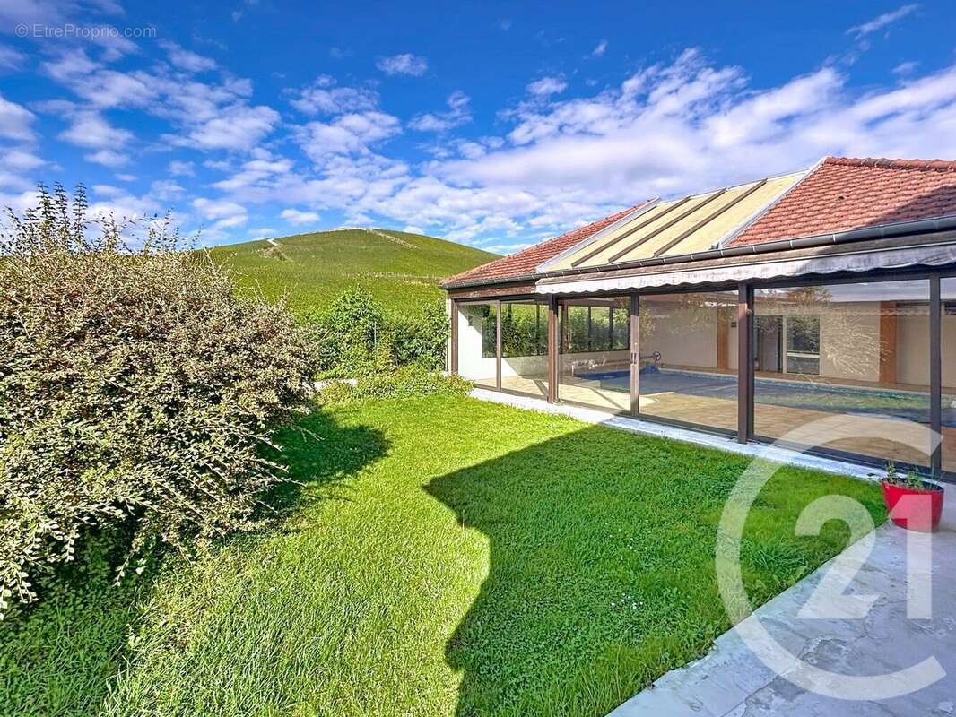 Maison à CHAMPILLON