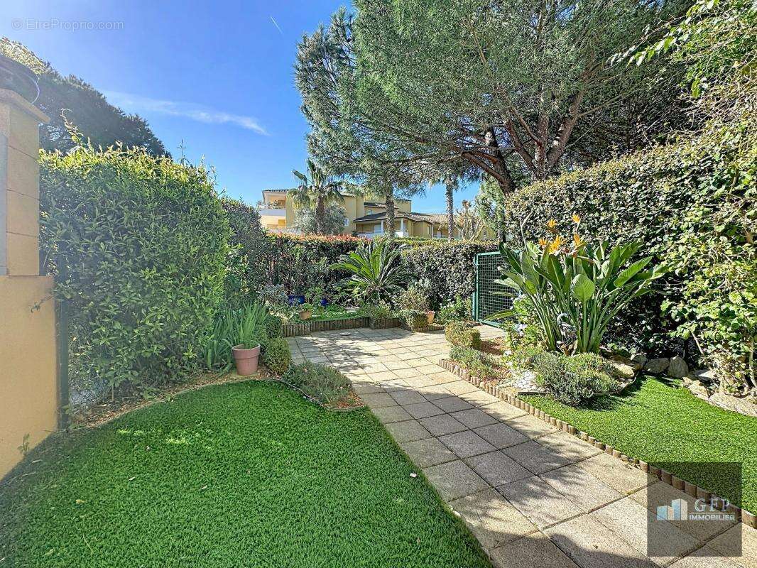 Appartement à LES ADRETS-DE-L'ESTEREL