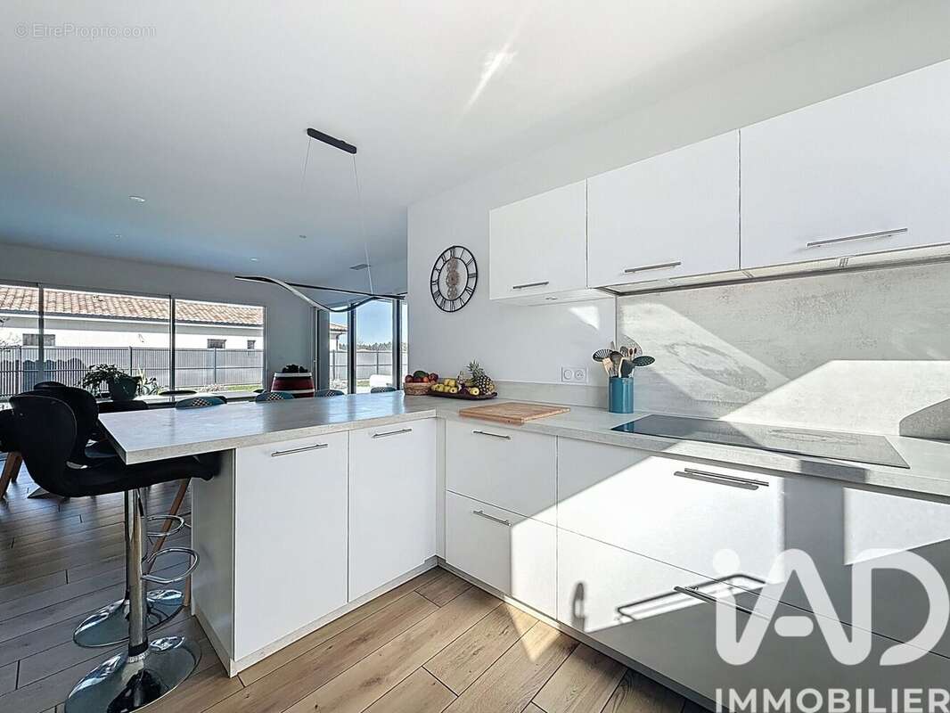 Maison 163 m² à Mios  - photo 6