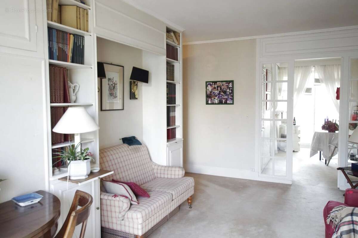 Appartement à FRESNES