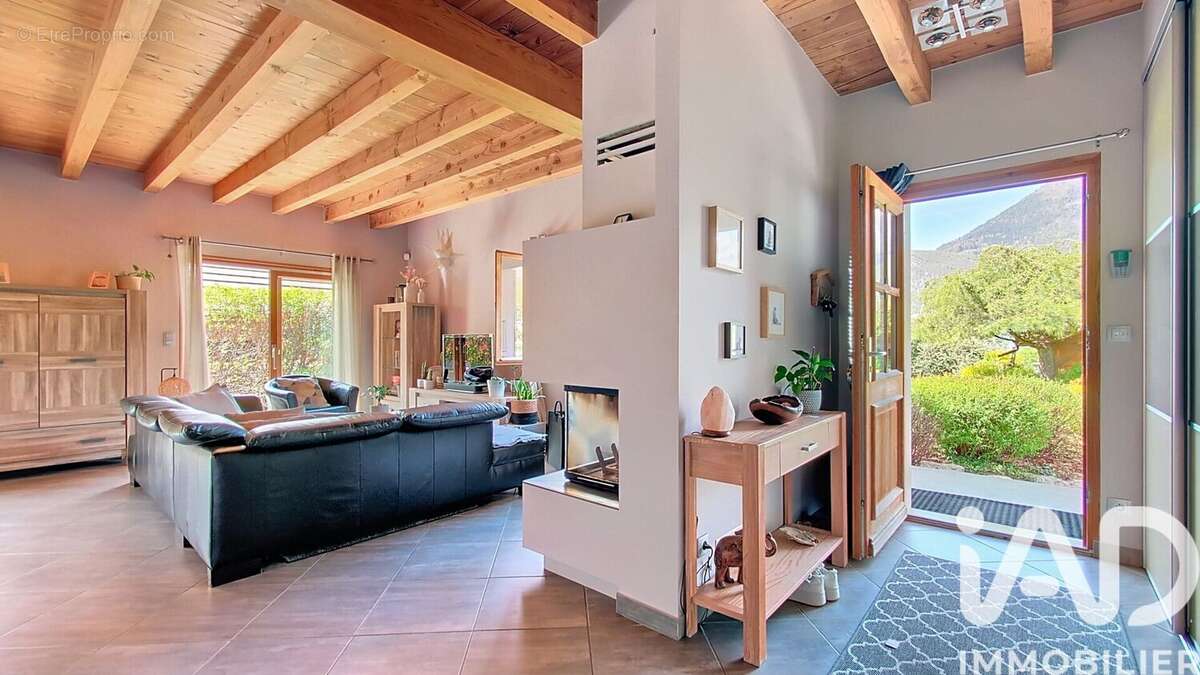 Photo 2 - Maison à LATHUILE