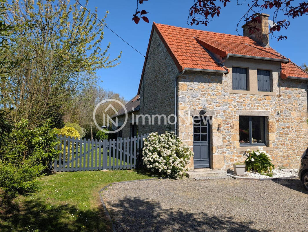 Maison à JULLOUVILLE