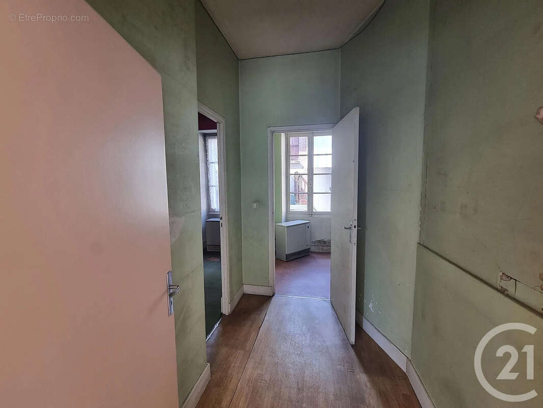 Maison 103 m² à Saint-Satur  - photo 4