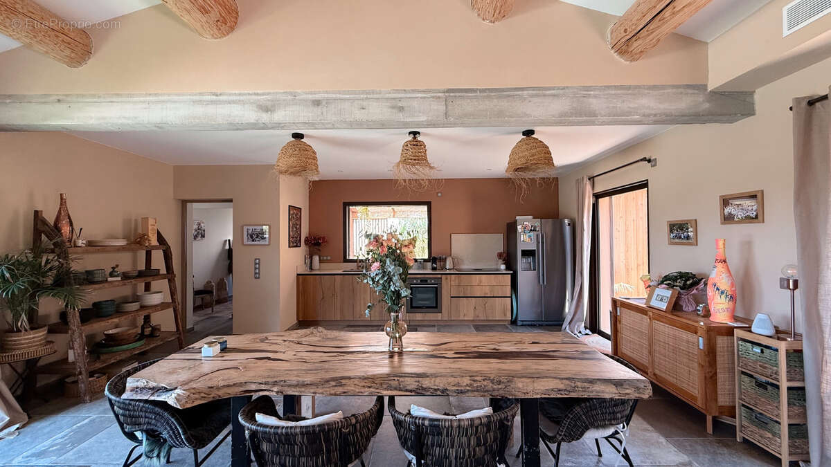 Maison à LE CASTELLET