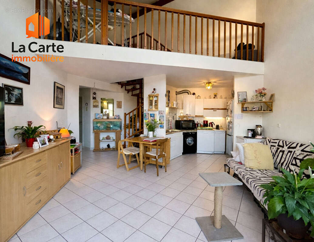 Appartement à GUILHERAND-GRANGES