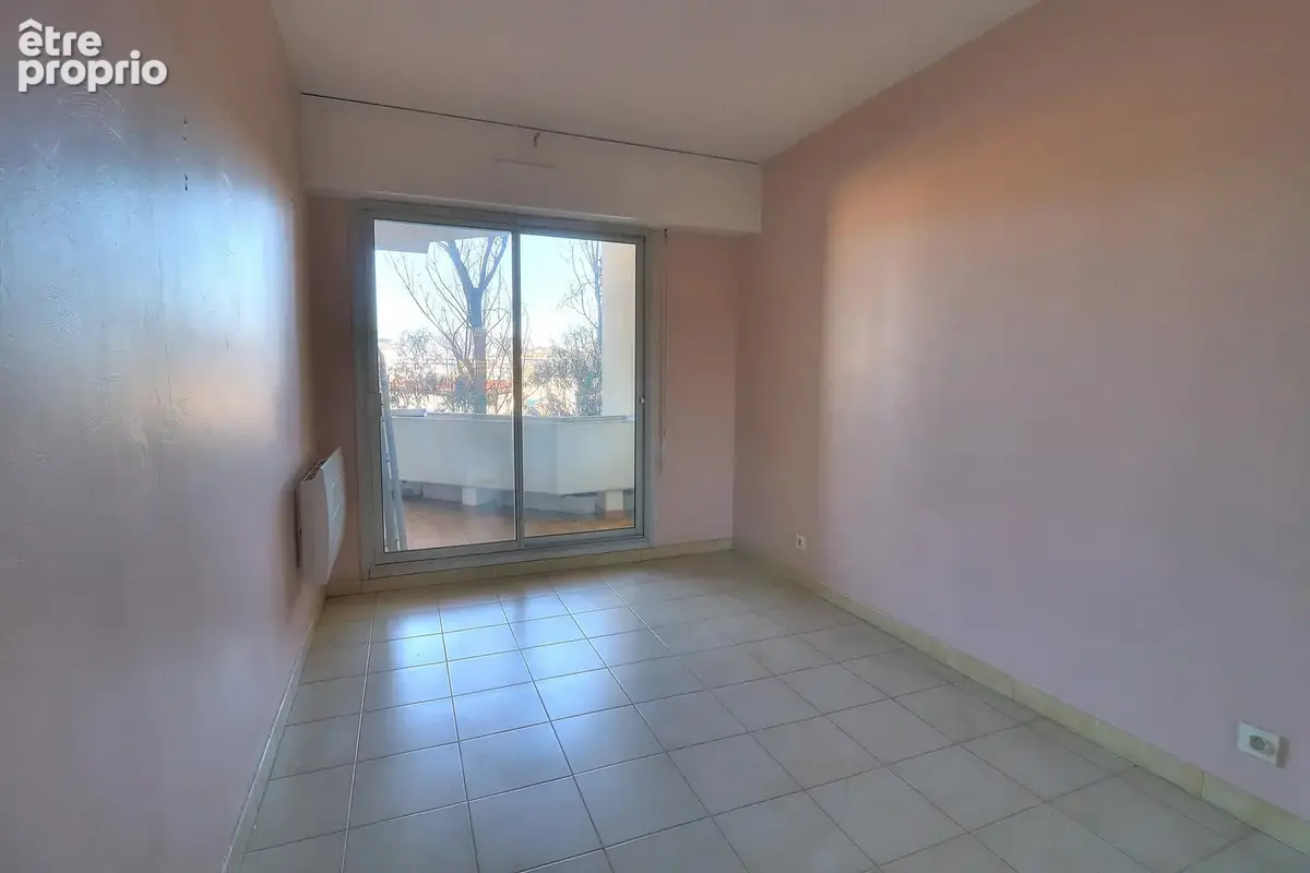 Cannes La Bocca – 3 pièces 67 m² avec vue mer et parking sécurisé - photo 8