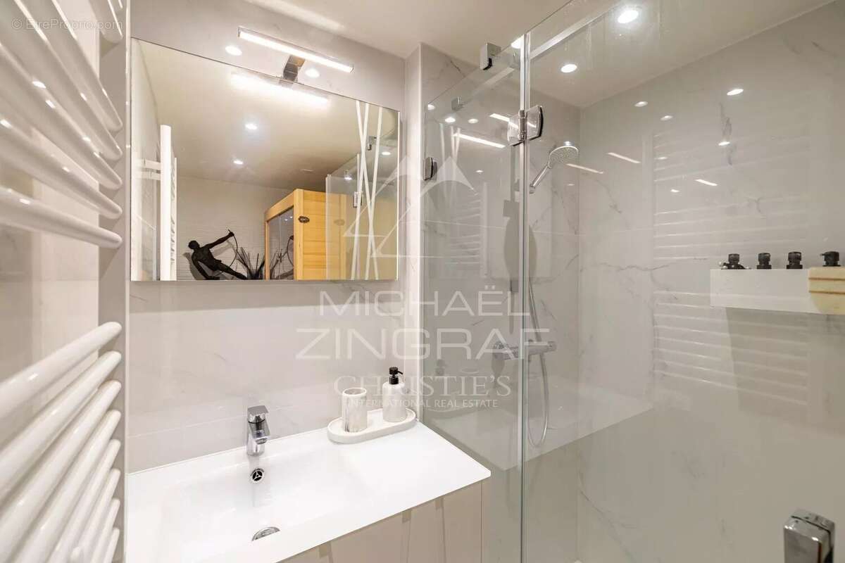 Appartement à EZE