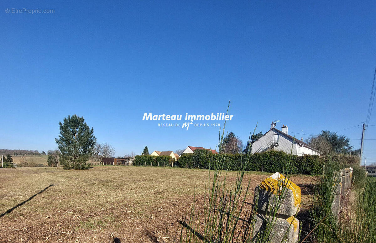 Terrain à PARIGNE-L&#039;EVEQUE