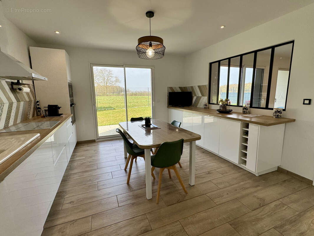 Maison à BRIQUEMESNIL-FLOXICOURT