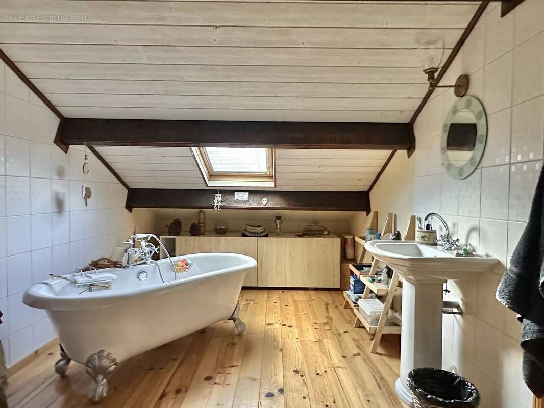 Maison à NANTEUIL-EN-VALLEE