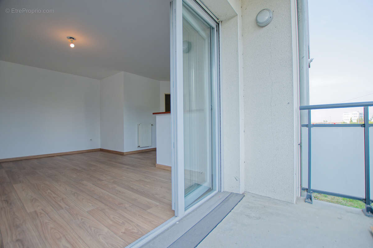 BRUZ - Proche Gare - Appartement T3 refait à Neuf - photo 4