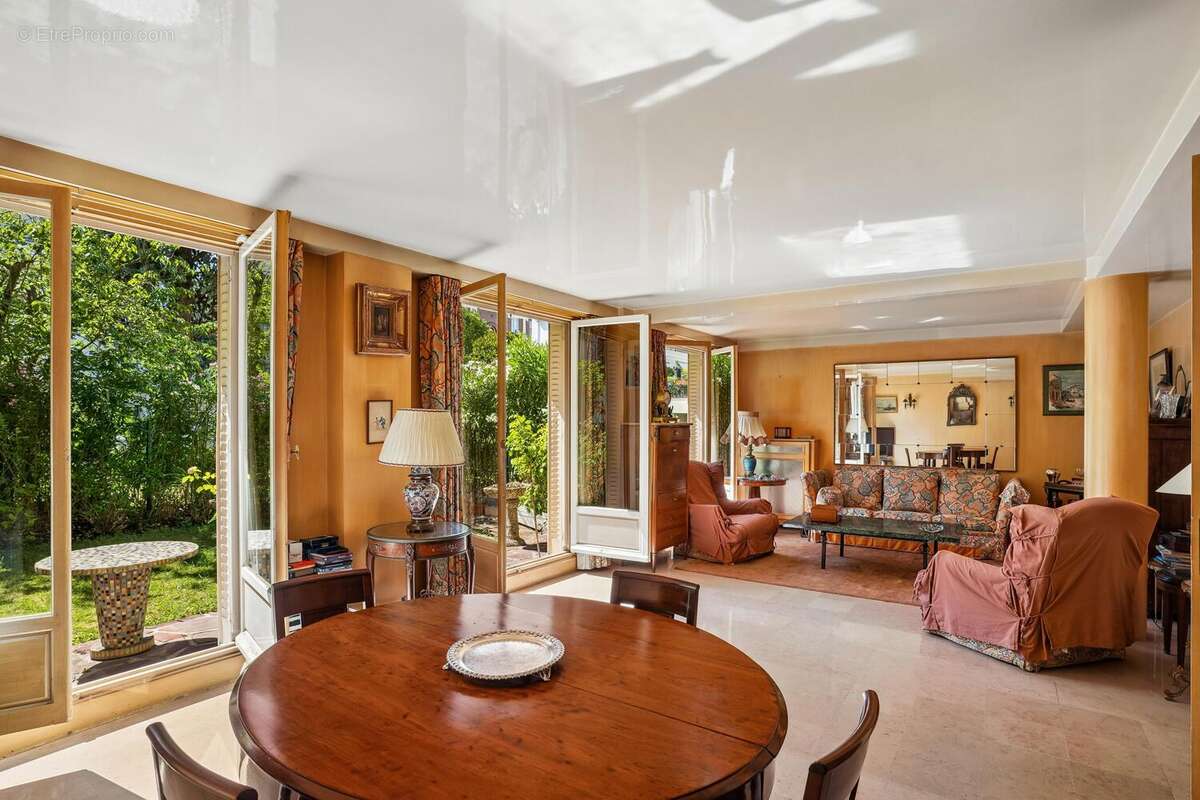 Appartement 113 m² à Neuilly-Sur-Seine  - photo 2