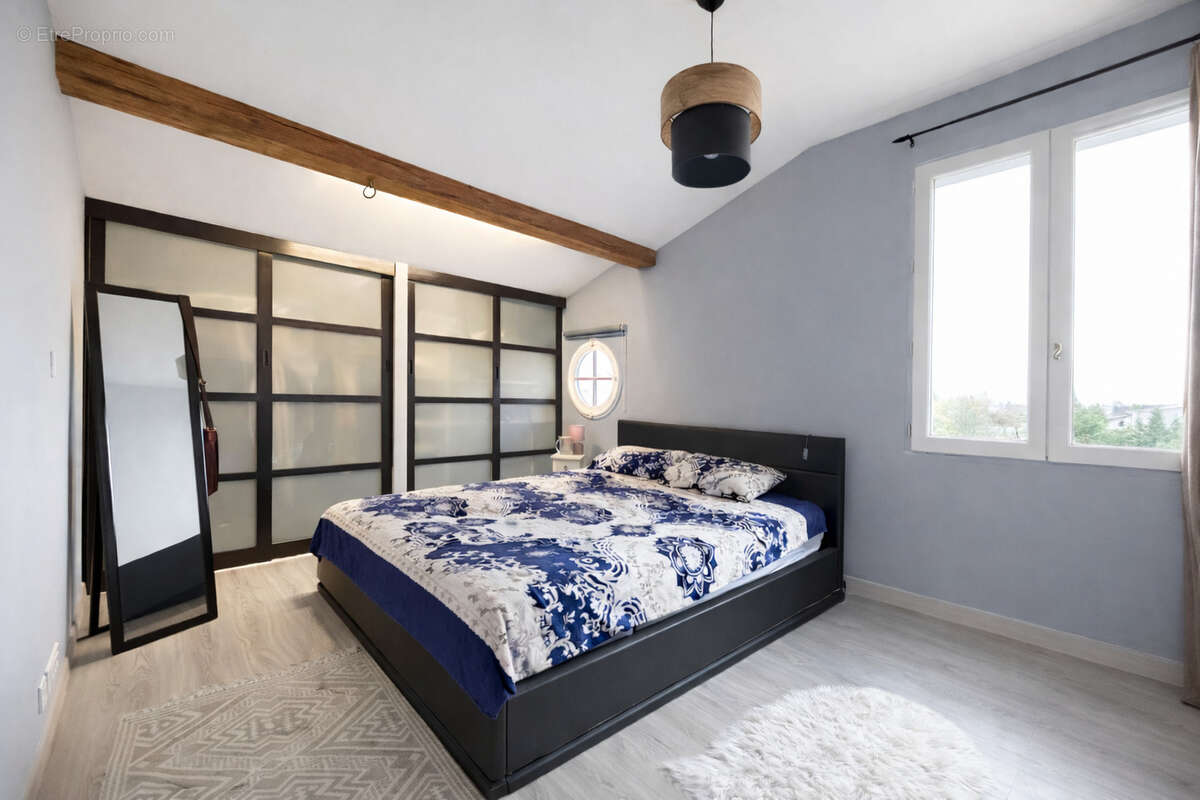 Chambre 1 corrigee - Maison à YERRES