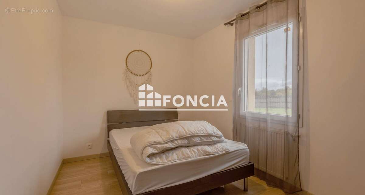 Maison à NUILLE-LE-JALAIS