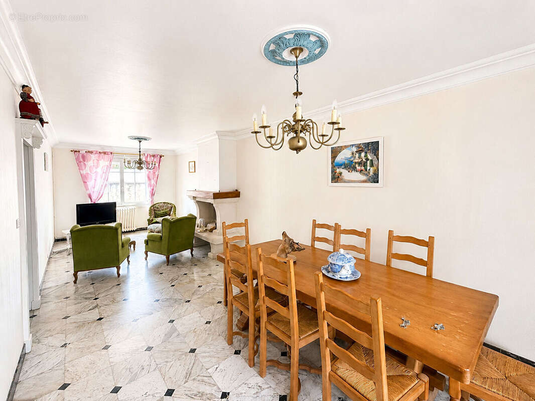 Maison Villenave D Ornon 8 pièce(s) 217 m2 - photo 8