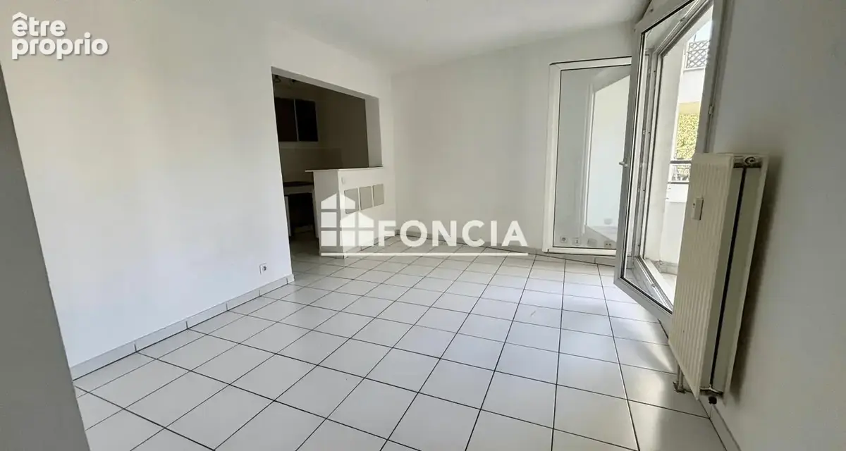 F2 de 39 m2 avec terrasse - Proche Centre - photo 2