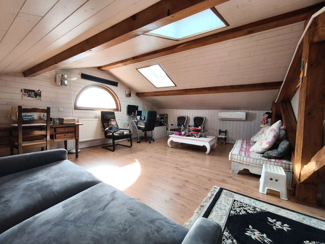 Photo 9 - Maison à VEAUCHE