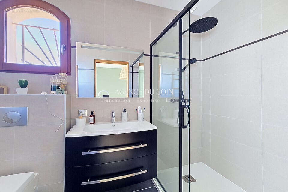 Maison à LE MUY