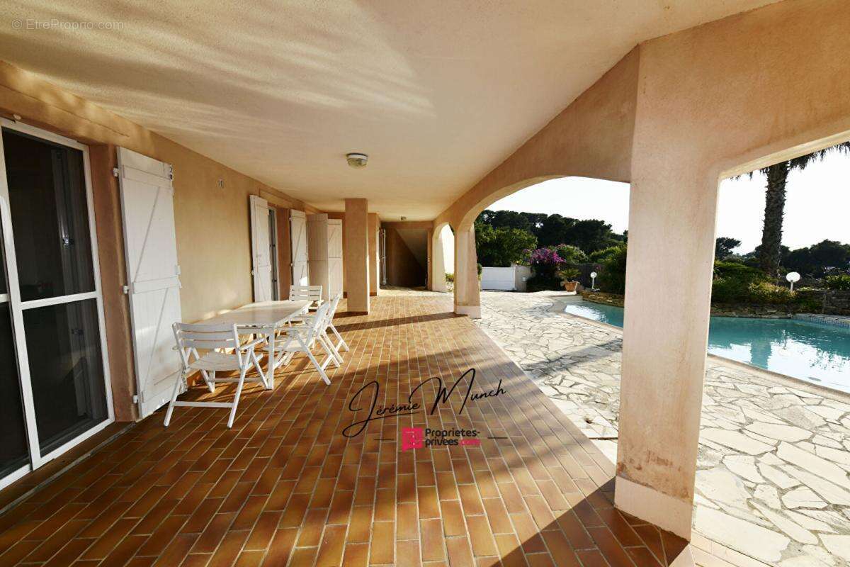 Maison à SIX-FOURS-LES-PLAGES