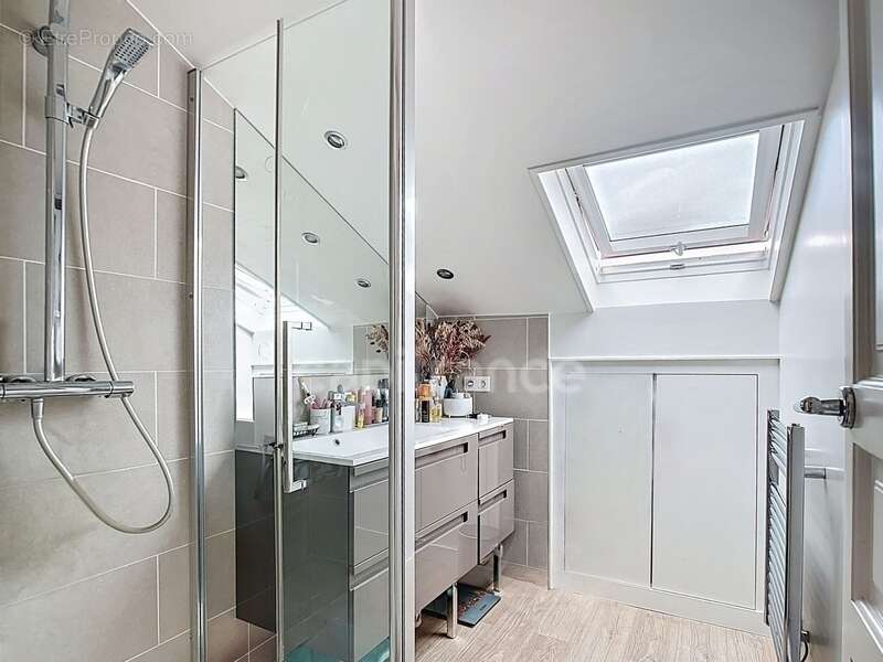 Maison à ASNIERES-SUR-SEINE