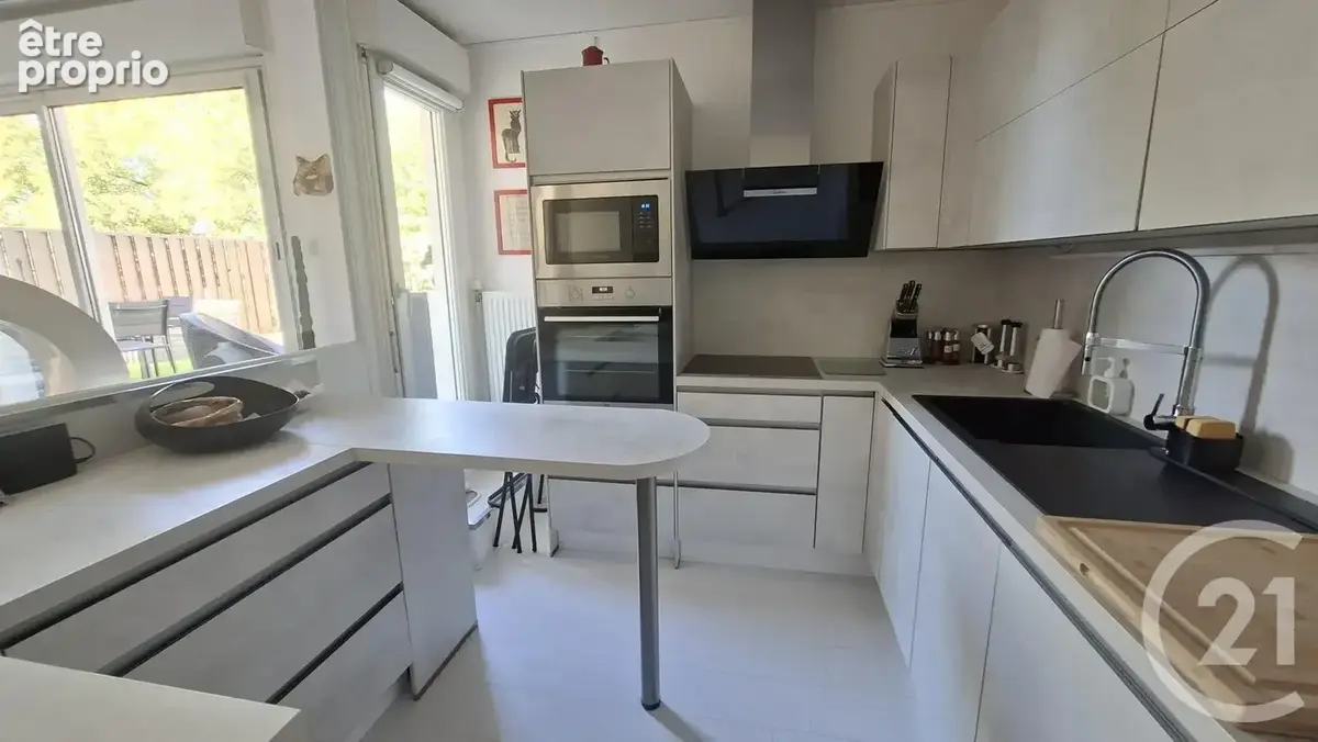 Appartement 4 pièces 102 m² à vendre à Angouleme (16000) - photo 2