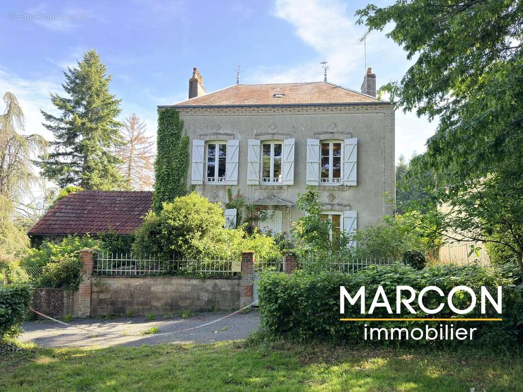 Maison à BONNAT