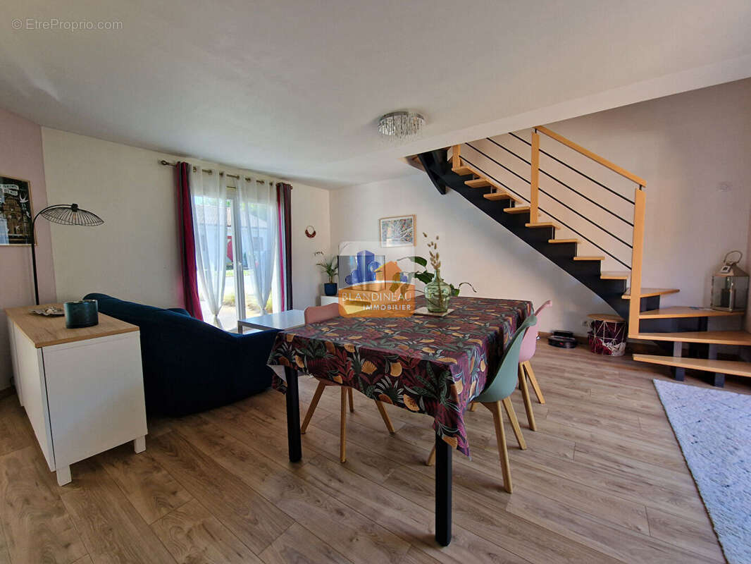 Maison à BOUGUENAIS