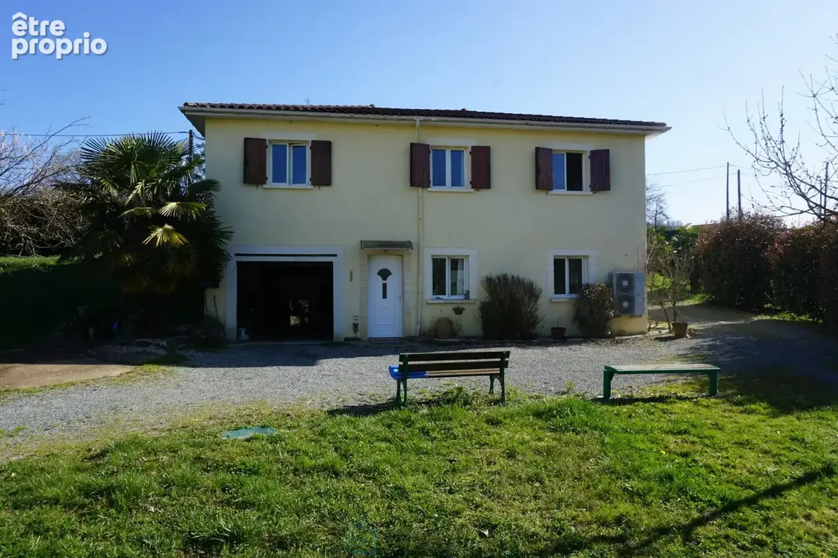 Charmante villa de plain-pied, construite en 2011 avec sous sol. - photo 4