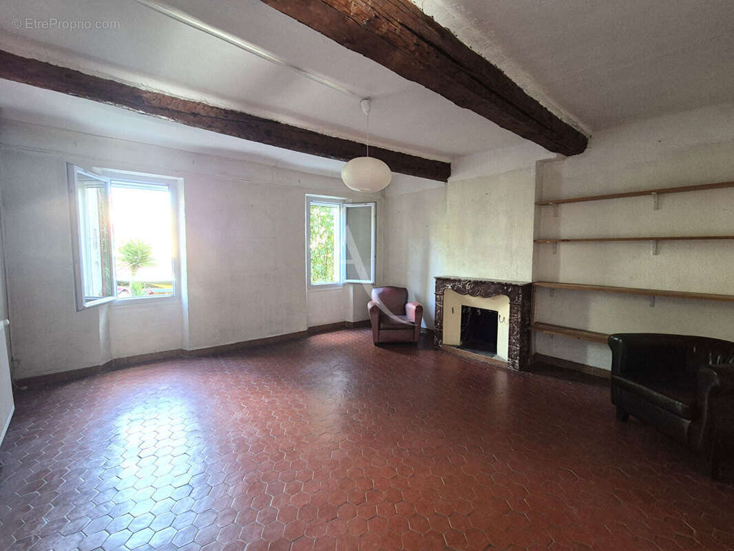 Maison à LA CRAU