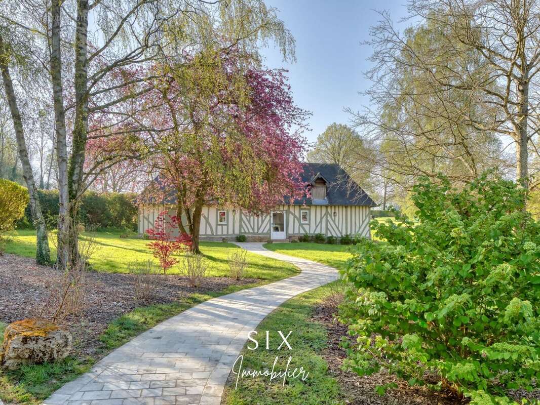 Maison 240 m² à Cambremer  - photo 4