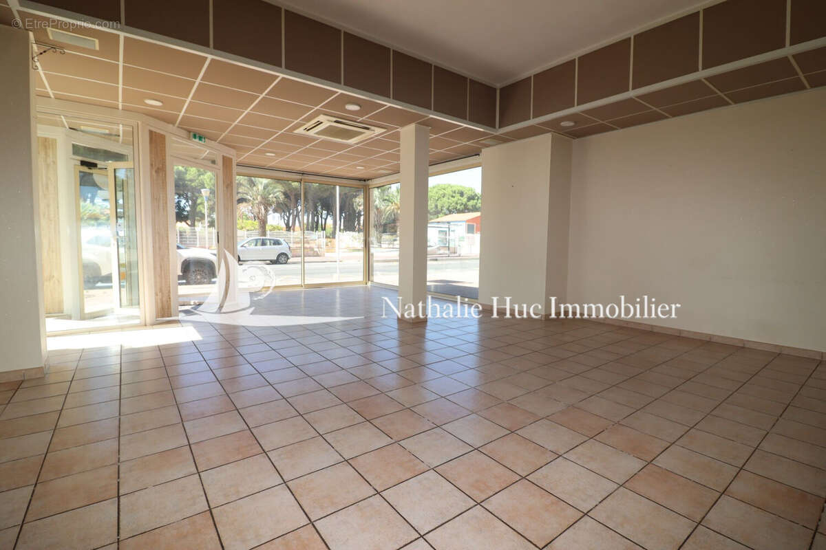 Commerce 109 m² à Saint-Nazaire  - photo 4