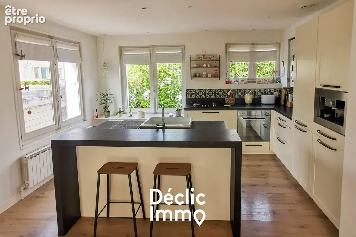 Annecy Appartement T5 - 3 chambres - bureau - garage - terrasse - stationnement - photo 4