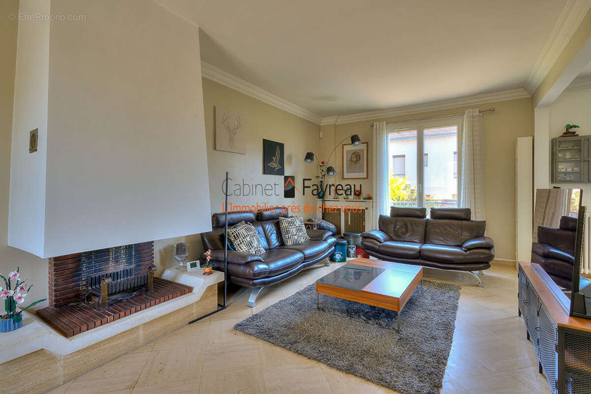 Maison à L&#039;HAY-LES-ROSES