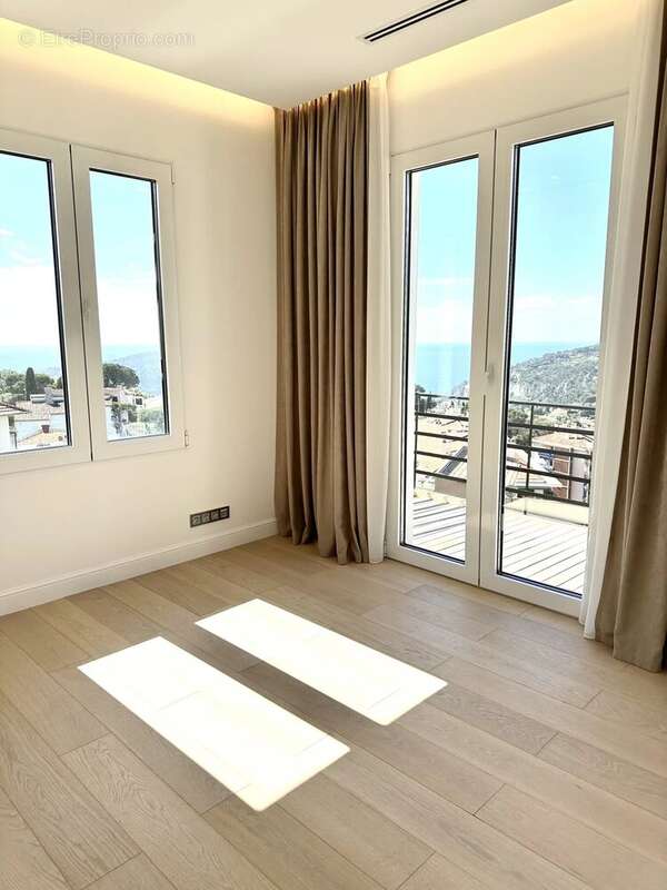 Appartement à VILLEFRANCHE-SUR-MER