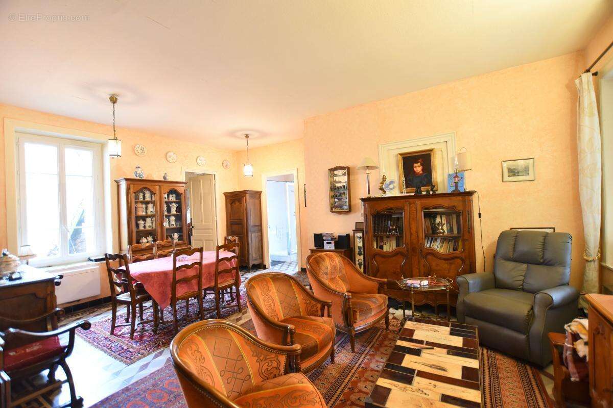 Maison à FRANCHEVILLE