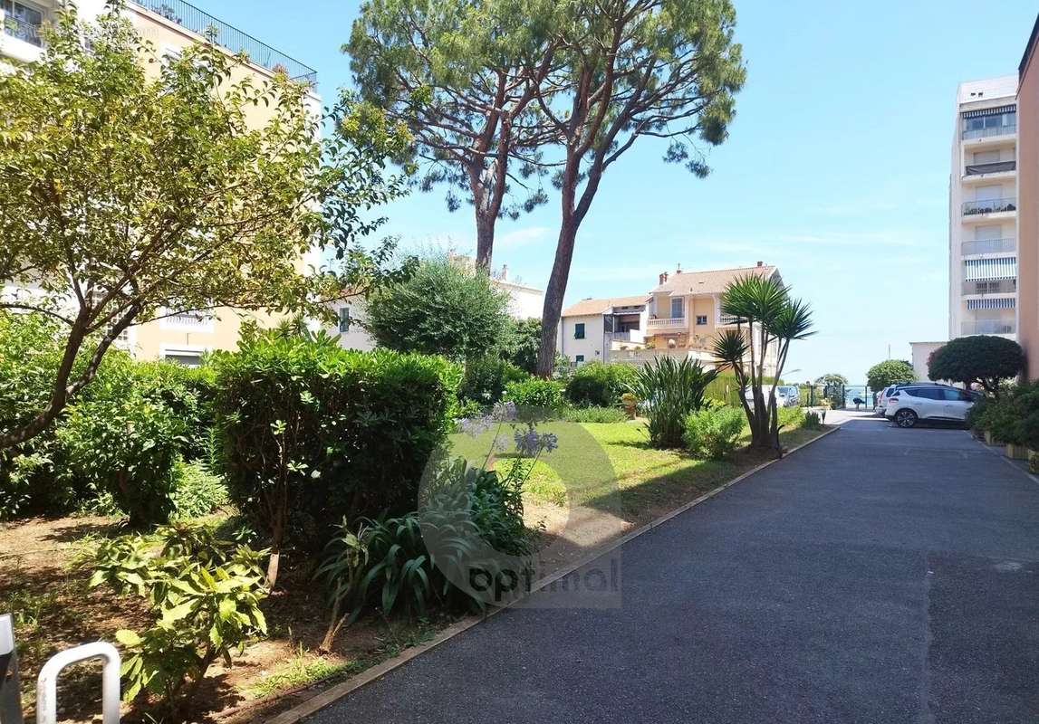 Appartement à ROQUEBRUNE-CAP-MARTIN