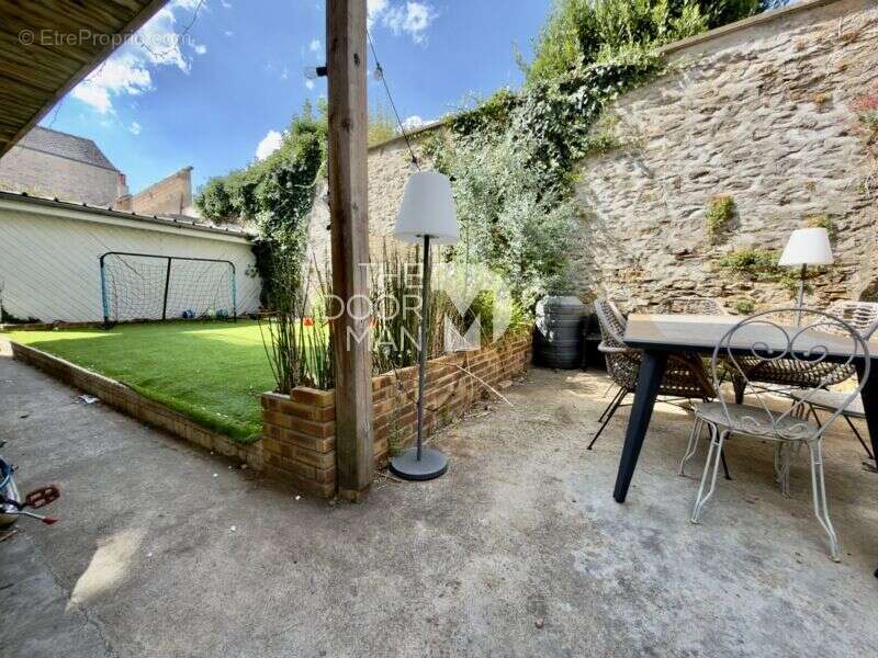 Maison 53000 - photo 10