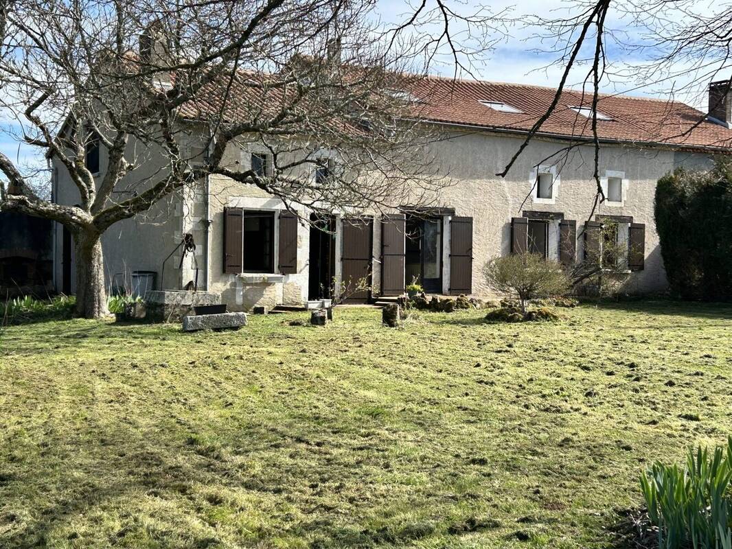 Maison à YVRAC-ET-MALLEYRAND