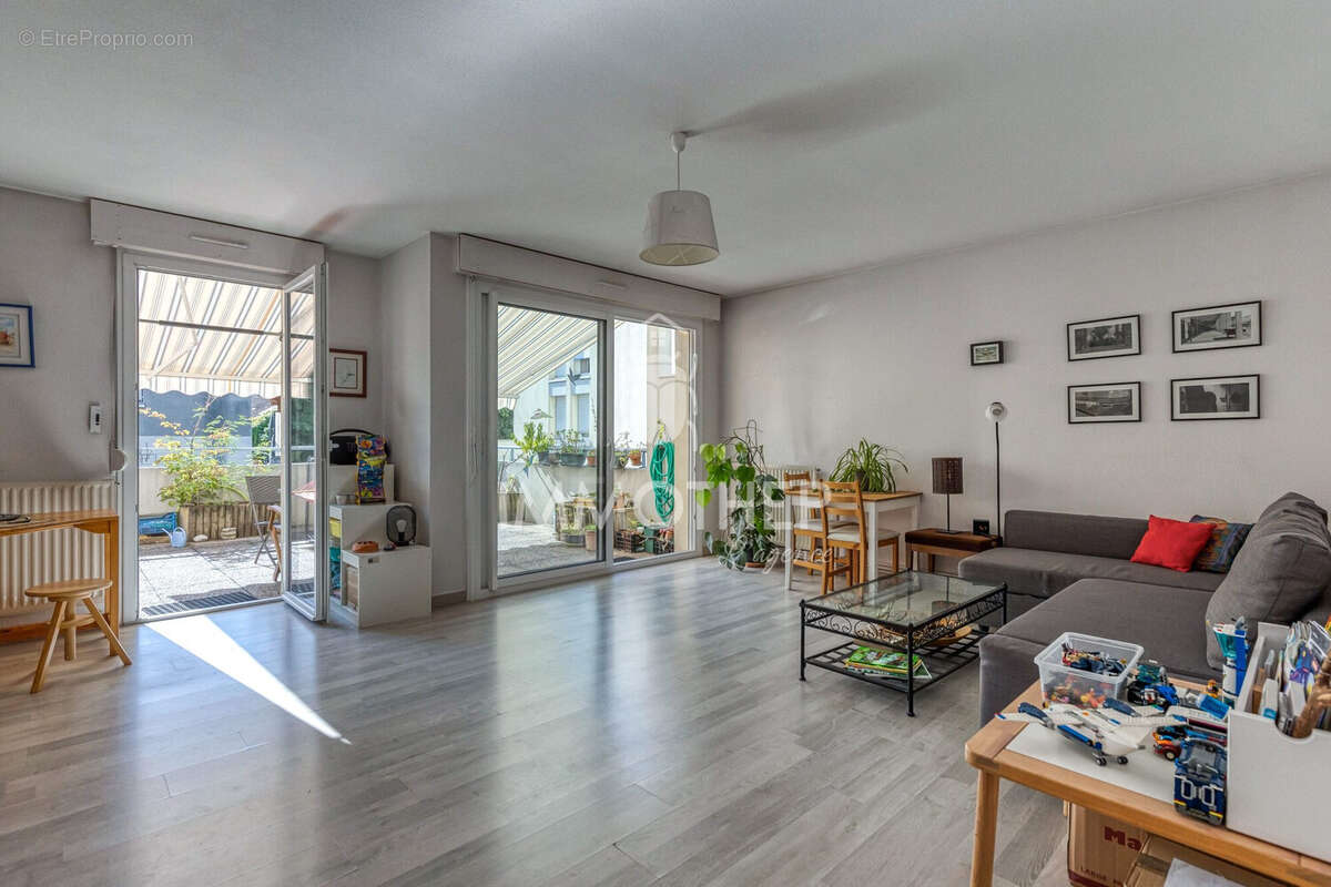Appartement à FONTAINE