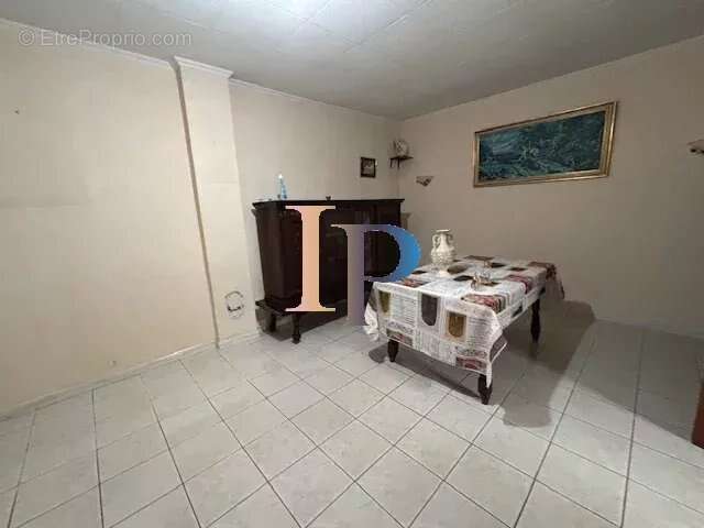 Maison à POUILLY-SOUS-CHARLIEU