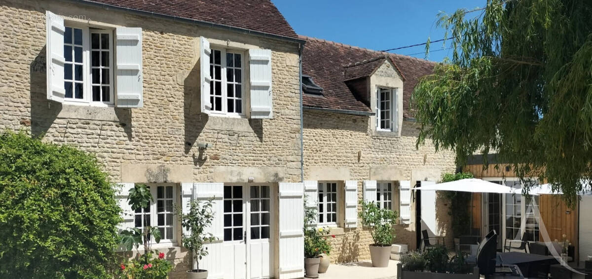 Maison à SAINT-PIERRE-SUR-DIVES
