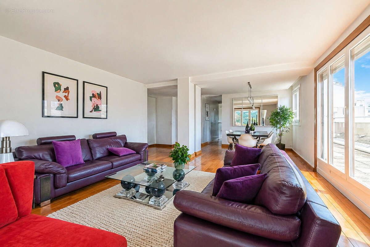 Appartement à PARIS-19E