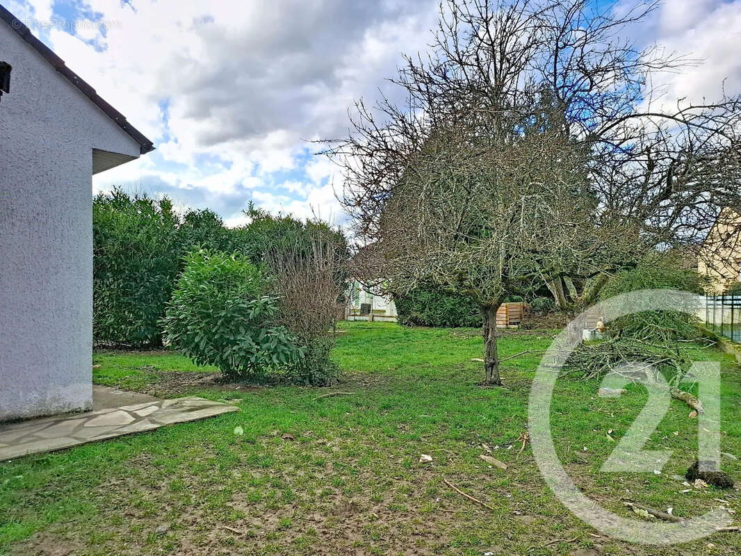 Maison 97 m² à Le Chatelet-En-Brie  - photo 4